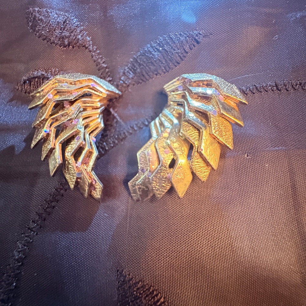 Vintage America Gold Feather Earrings
